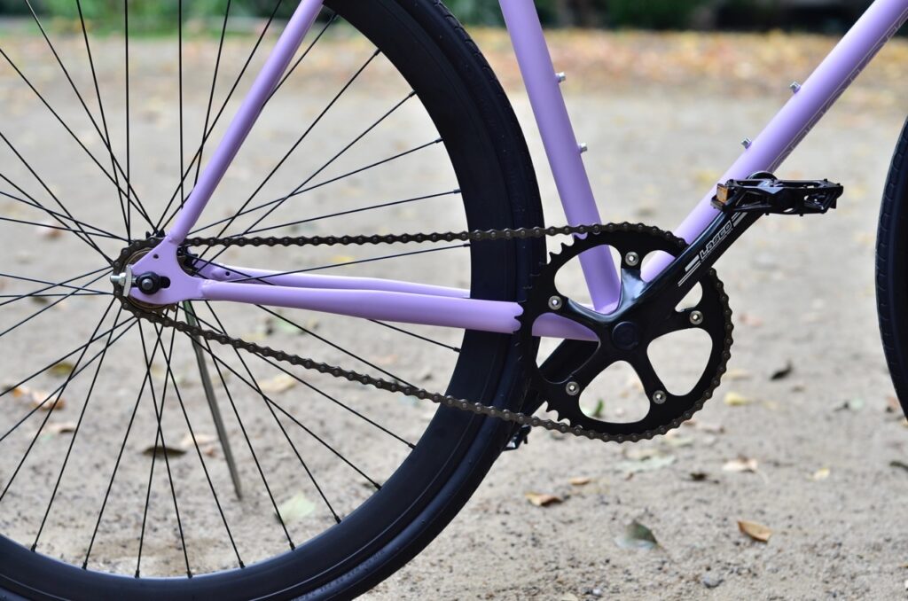 detalle bicicleta lila 2