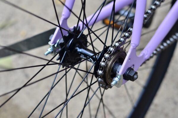 BICICLETA URBANA RTH UNO LILA - Imagen 6