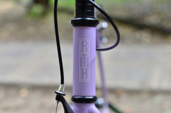 BICICLETA URBANA RTH UNO LILA - Imagen 5