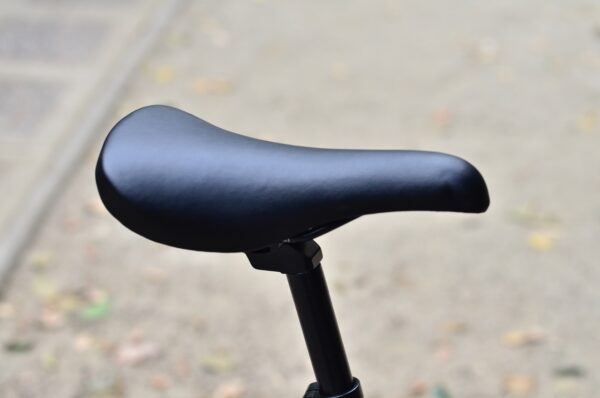 BICICLETA URBANA RTH UNO NEGRO - Imagen 6
